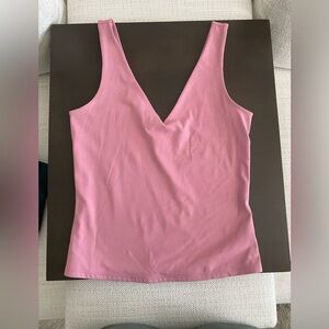 Body contour high compression double v-neck tank